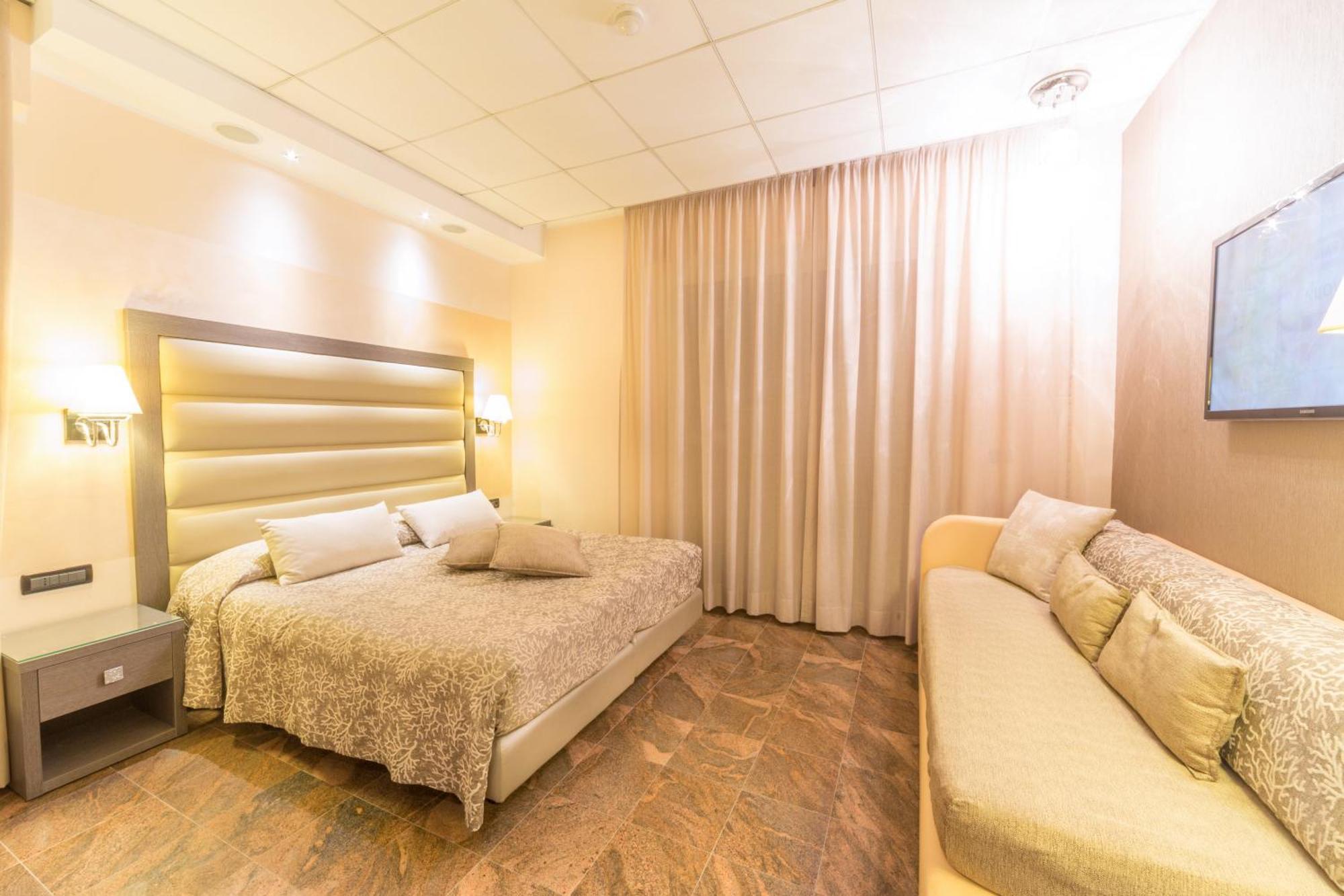 Hotel Torino Wellness & Spa Diano Marina Room photo